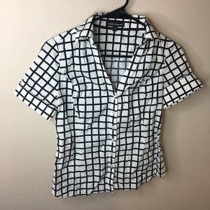 Women’s Short Sleeve Buttoned Blouse